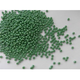 Cseh kásagyöngy - 10/0 méret - 25 gramm / csomag - selyemfényű zöld