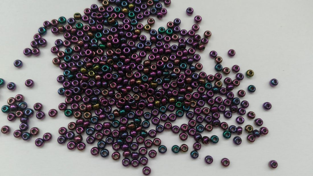 Cseh kásagyöngy - 9/0 méret - 25 gramm / csomag - szivárványos lila
